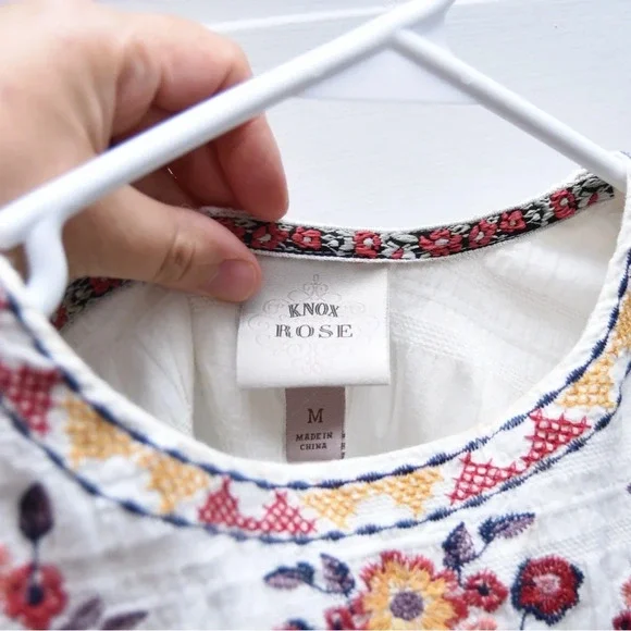 Knox Rose Embroidered Floral Top, Size Medium - Picture 7 of 8